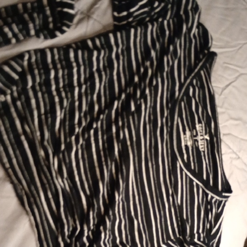 American Eagle Outfitters Soft & Sexy Black and White Top